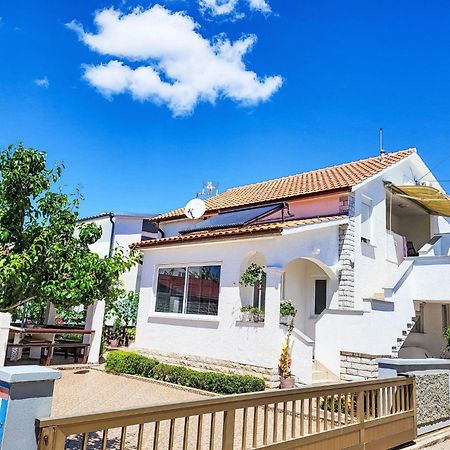 ויר Apartment Mira-1 By Interhome מראה חיצוני תמונה